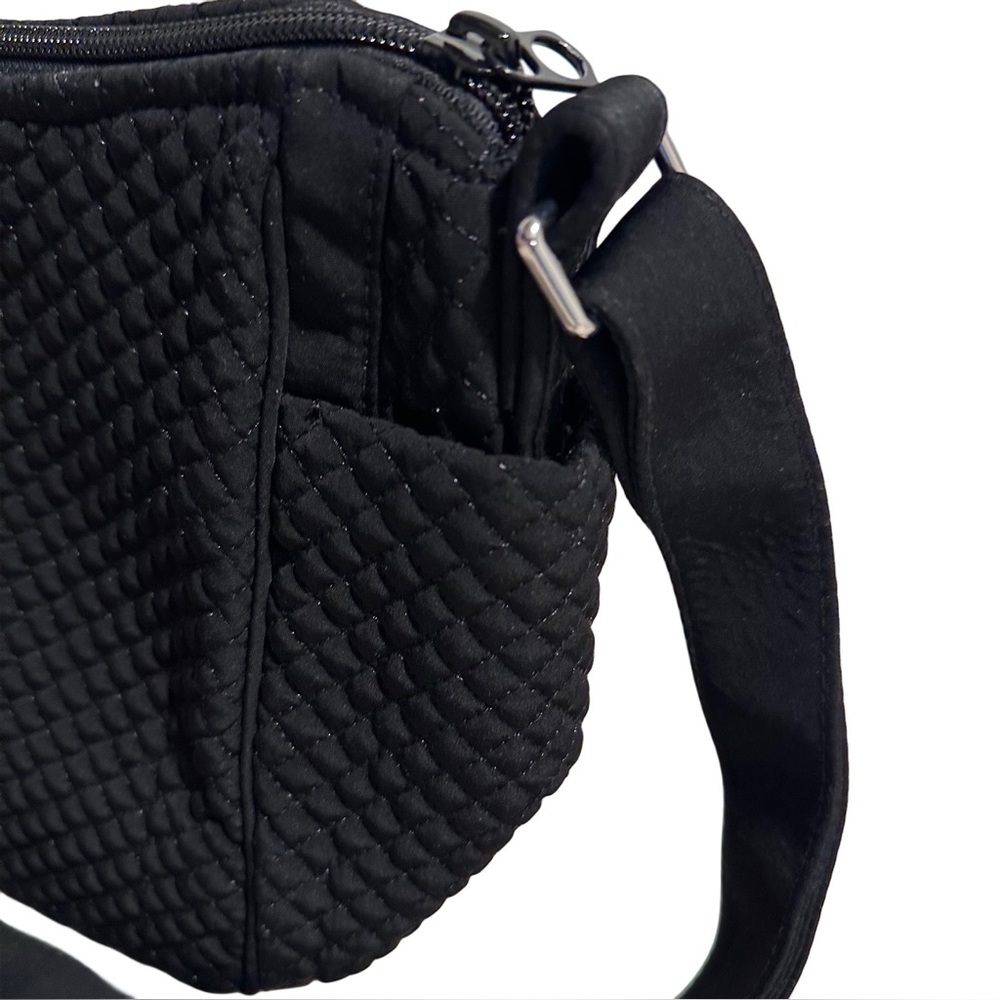 Set Vera Bradley On The Go Crossbody Purse Black, B&W Lining, & Matching Wallet - Picture 8 of 17